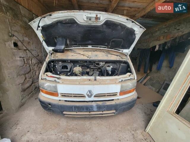 Белый Рено Мастер, объемом двигателя 2.8 л и пробегом 263 тыс. км за 5600 $, фото 1 на Automoto.ua