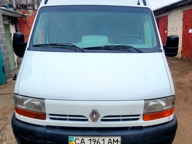 Белый Рено Мастер, объемом двигателя 2.2 л и пробегом 350 тыс. км за 7000 $, фото 1 на Automoto.ua