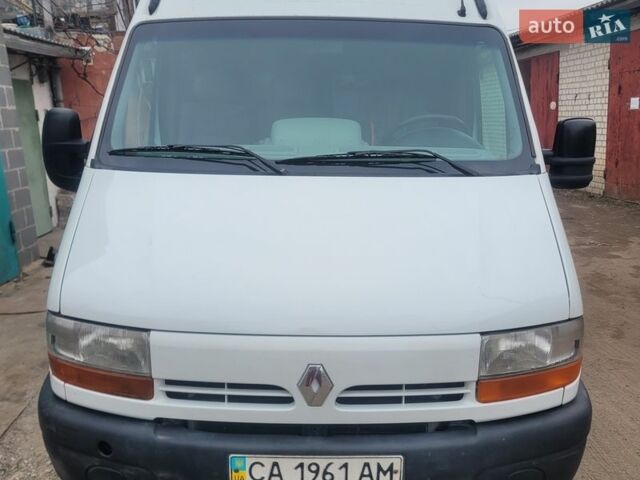 Белый Рено Мастер, объемом двигателя 2.2 л и пробегом 350 тыс. км за 7000 $, фото 1 на Automoto.ua