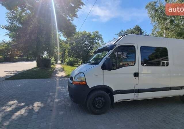 Белый Рено Мастер, объемом двигателя 2.5 л и пробегом 427 тыс. км за 9500 $, фото 1 на Automoto.ua