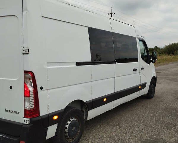 Белый Рено Мастер, объемом двигателя 2.3 л и пробегом 440 тыс. км за 12999 $, фото 1 на Automoto.ua