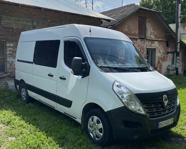 Белый Рено Мастер, объемом двигателя 2.3 л и пробегом 255 тыс. км за 16900 $, фото 1 на Automoto.ua
