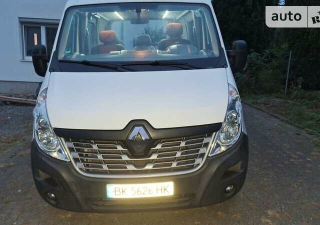 Белый Рено Мастер, объемом двигателя 2.3 л и пробегом 207 тыс. км за 16700 $, фото 1 на Automoto.ua