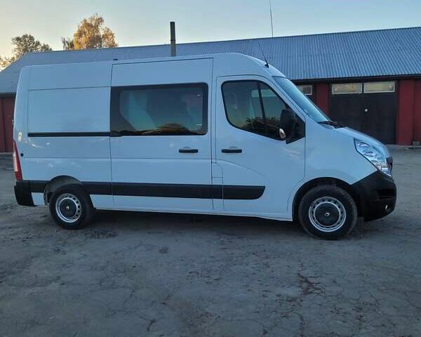 Белый Рено Мастер, объемом двигателя 2 л и пробегом 185 тыс. км за 17900 $, фото 1 на Automoto.ua