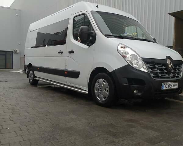 Белый Рено Мастер, объемом двигателя 2.3 л и пробегом 267 тыс. км за 21800 $, фото 1 на Automoto.ua