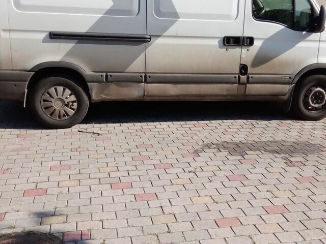 Белый Рено Мастер груз., объемом двигателя 2.5 л и пробегом 365 тыс. км за 5000 $, фото 1 на Automoto.ua