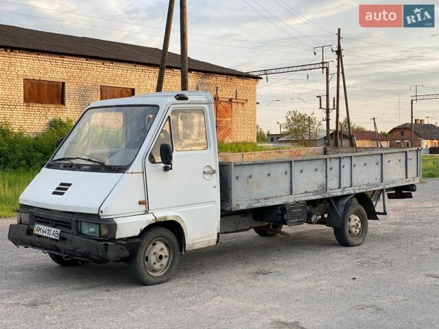 Рено Мастер, объемом двигателя 2.5 л и пробегом 250 тыс. км за 1500 $, фото 1 на Automoto.ua