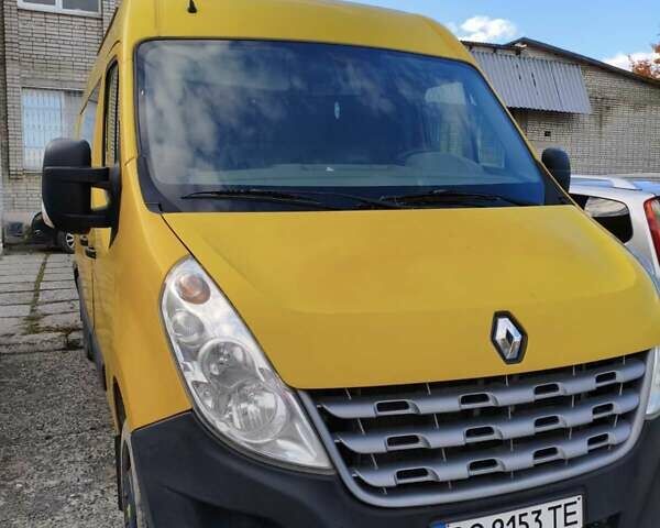 Желтый Рено Мастер, объемом двигателя 2.3 л и пробегом 261 тыс. км за 11900 $, фото 1 на Automoto.ua