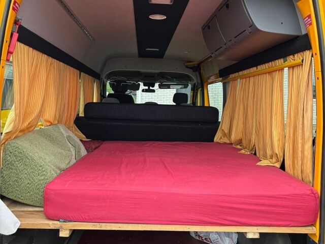 Желтый Рено Мастер, объемом двигателя 2.3 л и пробегом 450 тыс. км за 12800 $, фото 1 на Automoto.ua