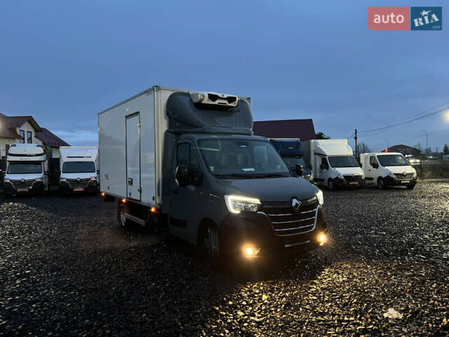 Серый Рено Мастер, объемом двигателя 2.3 л и пробегом 110 тыс. км за 35500 $, фото 1 на Automoto.ua