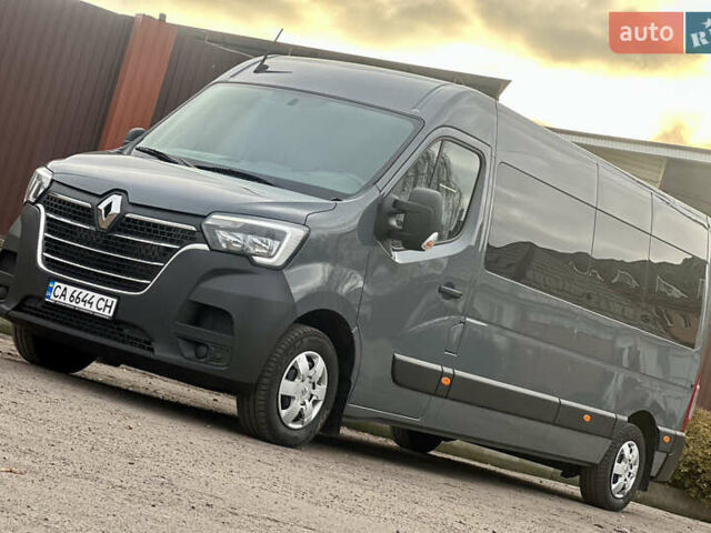 Серый Рено Мастер, объемом двигателя 2.3 л и пробегом 82 тыс. км за 42999 $, фото 1 на Automoto.ua