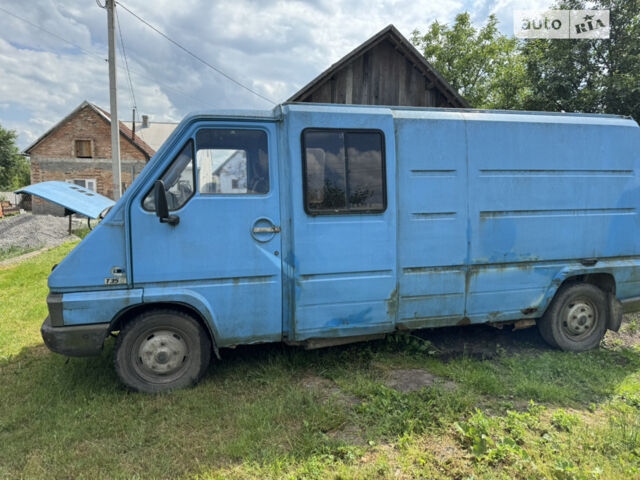 Синий Рено Мастер, объемом двигателя 2.5 л и пробегом 450 тыс. км за 1350 $, фото 1 на Automoto.ua