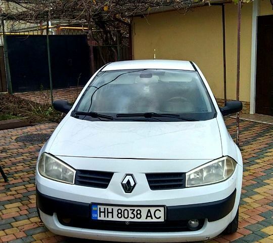 Білий Рено Меган, об'ємом двигуна 1.6 л та пробігом 240 тис. км за 3300 $, фото 1 на Automoto.ua