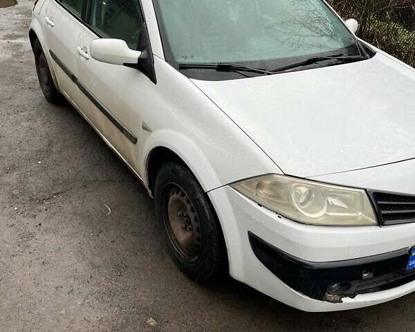 Белый Рено Меган, объемом двигателя 1.46 л и пробегом 400 тыс. км за 3500 $, фото 1 на Automoto.ua