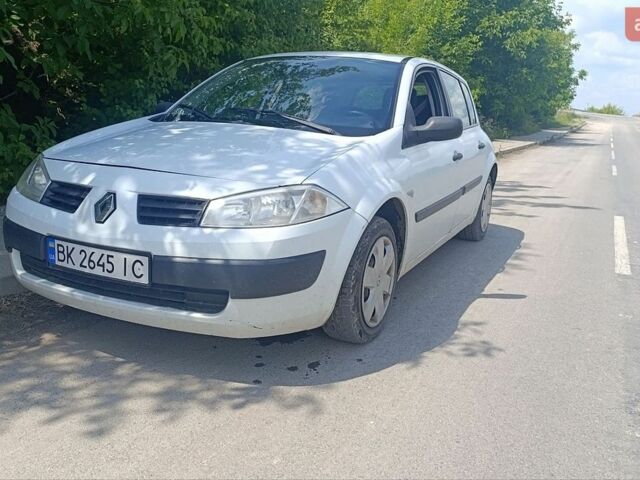 Белый Рено Меган, объемом двигателя 1.46 л и пробегом 285 тыс. км за 2800 $, фото 1 на Automoto.ua