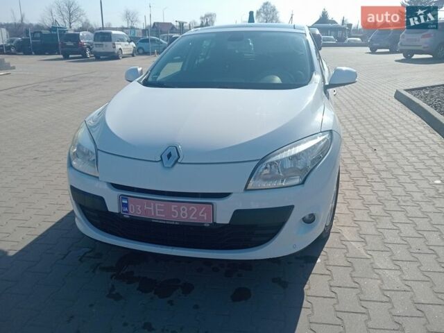 Белый Рено Меган, объемом двигателя 1.6 л и пробегом 199 тыс. км за 5500 $, фото 1 на Automoto.ua