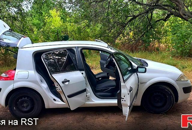 Белый Рено Меган, объемом двигателя 1.5 л и пробегом 291 тыс. км за 4800 $, фото 1 на Automoto.ua