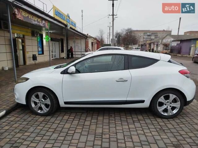 Белый Рено Меган, объемом двигателя 1.6 л и пробегом 209 тыс. км за 7000 $, фото 1 на Automoto.ua