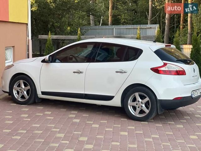 Белый Рено Меган, объемом двигателя 1.46 л и пробегом 240 тыс. км за 5800 $, фото 1 на Automoto.ua