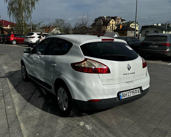 Белый Рено Меган, объемом двигателя 1.6 л и пробегом 183 тыс. км за 4999 $, фото 1 на Automoto.ua