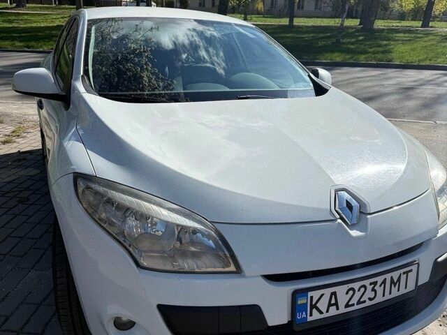 Білий Рено Меган, об'ємом двигуна 1.5 л та пробігом 243 тис. км за 6000 $, фото 1 на Automoto.ua