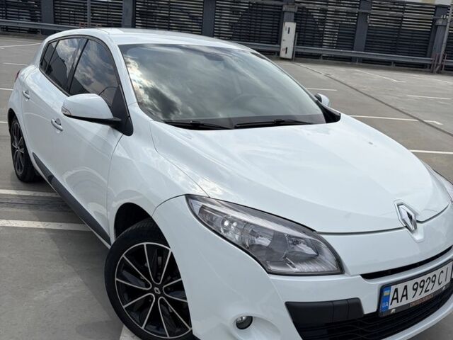 Білий Рено Меган, об'ємом двигуна 2 л та пробігом 217 тис. км за 7200 $, фото 1 на Automoto.ua