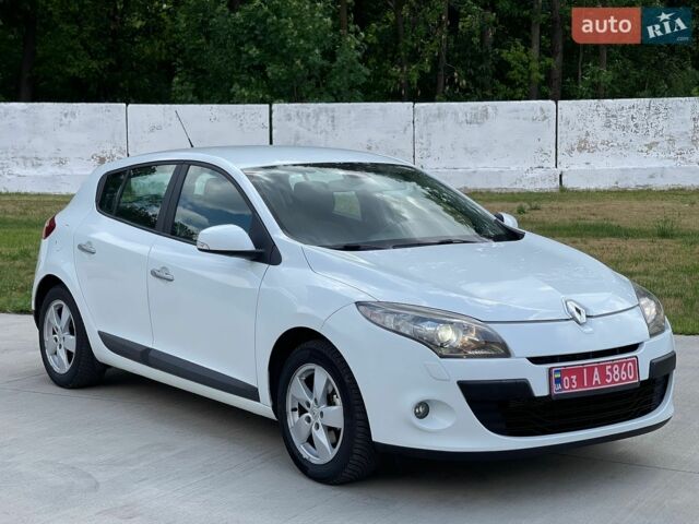 Білий Рено Меган, об'ємом двигуна 1.6 л та пробігом 230 тис. км за 6599 $, фото 1 на Automoto.ua