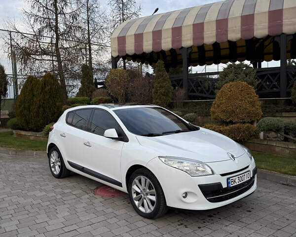 Білий Рено Меган, об'ємом двигуна 1.4 л та пробігом 224 тис. км за 7000 $, фото 1 на Automoto.ua