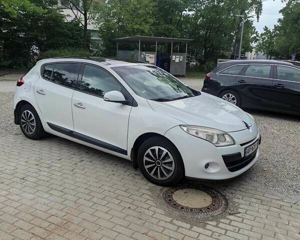 Білий Рено Меган, об'ємом двигуна 1.5 л та пробігом 196 тис. км за 7000 $, фото 1 на Automoto.ua