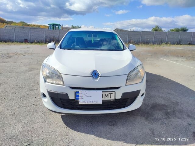 Белый Рено Меган, объемом двигателя 1.5 л и пробегом 240 тыс. км за 6300 $, фото 1 на Automoto.ua