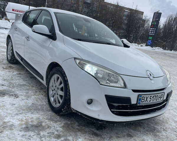 Белый Рено Меган, объемом двигателя 1.46 л и пробегом 226 тыс. км за 5899 $, фото 1 на Automoto.ua