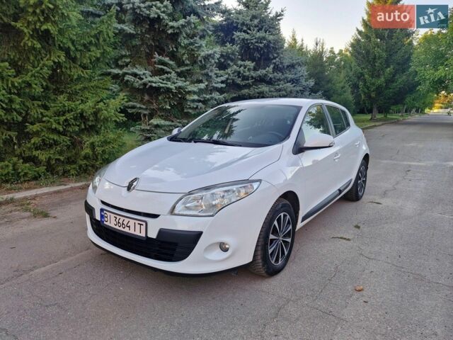 Білий Рено Меган, об'ємом двигуна 1.6 л та пробігом 213 тис. км за 6750 $, фото 1 на Automoto.ua