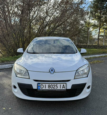 Белый Рено Меган, объемом двигателя 1.46 л и пробегом 320 тыс. км за 5700 $, фото 1 на Automoto.ua