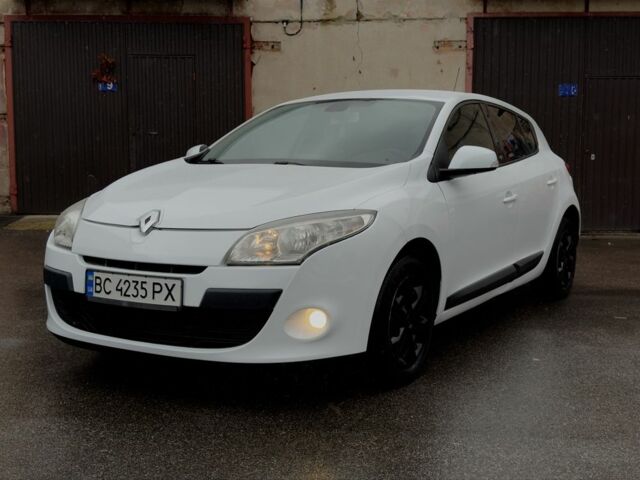 Білий Рено Меган, об'ємом двигуна 1.5 л та пробігом 245 тис. км за 7100 $, фото 1 на Automoto.ua