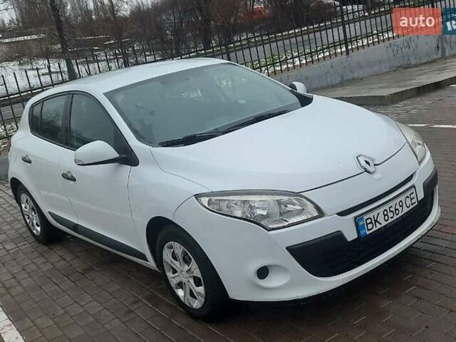 Белый Рено Меган, объемом двигателя 1.5 л и пробегом 306 тыс. км за 6499 $, фото 1 на Automoto.ua