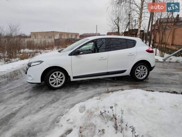 Белый Рено Меган, объемом двигателя 1.6 л и пробегом 168 тыс. км за 7400 $, фото 1 на Automoto.ua