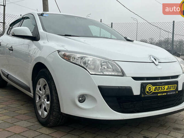 Білий Рено Меган, об'ємом двигуна 1.46 л та пробігом 198 тис. км за 6300 $, фото 1 на Automoto.ua