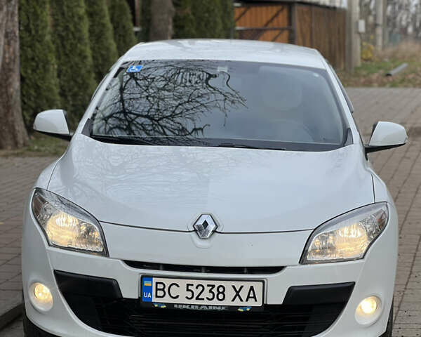 Білий Рено Меган, об'ємом двигуна 1.46 л та пробігом 199 тис. км за 6100 $, фото 1 на Automoto.ua