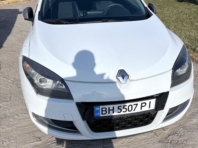 Белый Рено Меган, объемом двигателя 1.5 л и пробегом 265 тыс. км за 6000 $, фото 1 на Automoto.ua