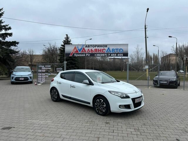 Білий Рено Меган, об'ємом двигуна 1.5 л та пробігом 230 тис. км за 6500 $, фото 1 на Automoto.ua