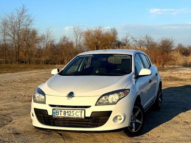 Білий Рено Меган, об'ємом двигуна 1.5 л та пробігом 267 тис. км за 7000 $, фото 1 на Automoto.ua