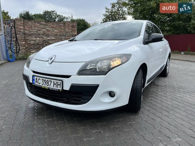 Білий Рено Меган, об'ємом двигуна 1.5 л та пробігом 269 тис. км за 5900 $, фото 1 на Automoto.ua