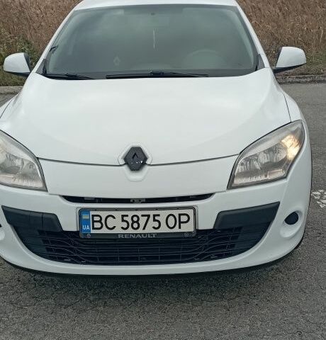 Белый Рено Меган, объемом двигателя 1.5 л и пробегом 225 тыс. км за 6300 $, фото 1 на Automoto.ua