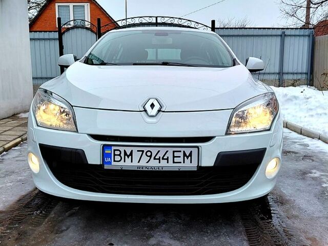 Білий Рено Меган, об'ємом двигуна 1.6 л та пробігом 1400 тис. км за 7600 $, фото 1 на Automoto.ua