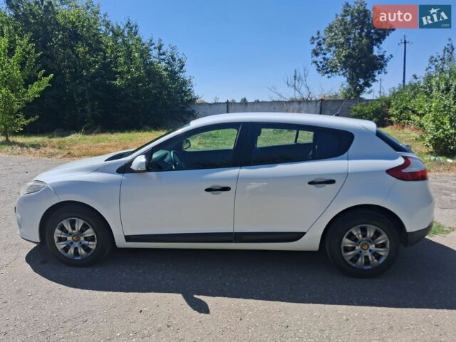Білий Рено Меган, об'ємом двигуна 1.46 л та пробігом 294 тис. км за 5500 $, фото 1 на Automoto.ua