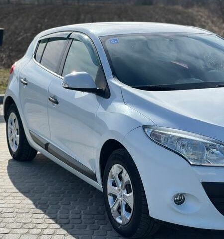 Белый Рено Меган, объемом двигателя 1.46 л и пробегом 200 тыс. км за 5900 $, фото 1 на Automoto.ua