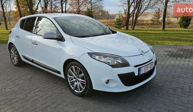 Белый Рено Меган, объемом двигателя 1.5 л и пробегом 231 тыс. км за 7200 $, фото 1 на Automoto.ua