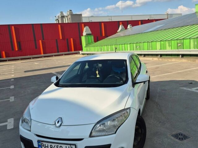 Белый Рено Меган, объемом двигателя 1.5 л и пробегом 277 тыс. км за 5800 $, фото 1 на Automoto.ua