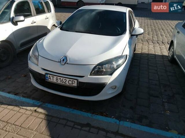 Белый Рено Меган, объемом двигателя 1.46 л и пробегом 289 тыс. км за 4000 $, фото 1 на Automoto.ua