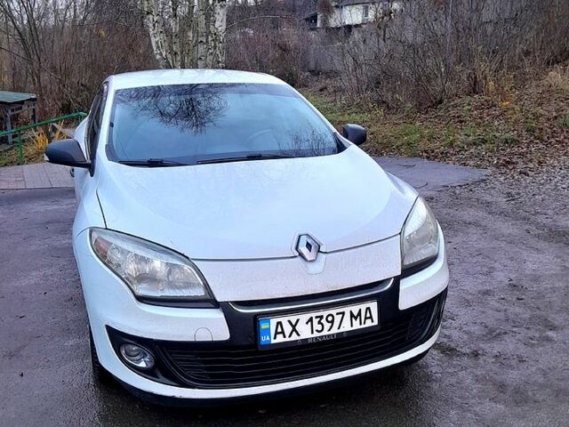 Белый Рено Меган, объемом двигателя 1.6 л и пробегом 207 тыс. км за 6400 $, фото 1 на Automoto.ua